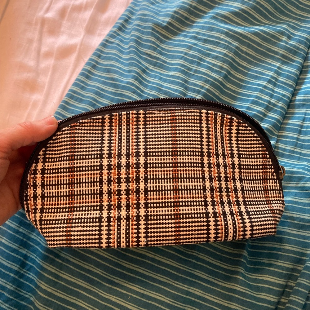 Thirty-one half moon pouch